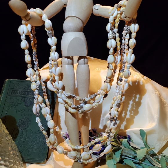 Shell Necklaces - Picture 1 of 2